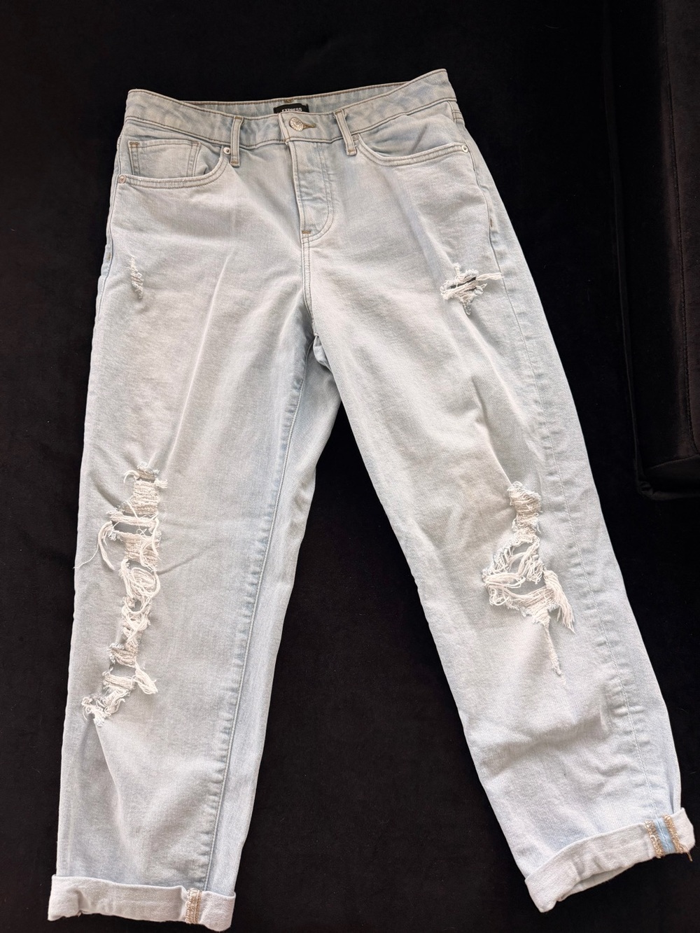 AE Light Wash Distressed Boyfriend Women’s Jeans